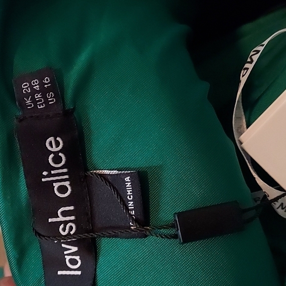 LAVISH Alice plus cold shoulder dress - Picture 9 of 9